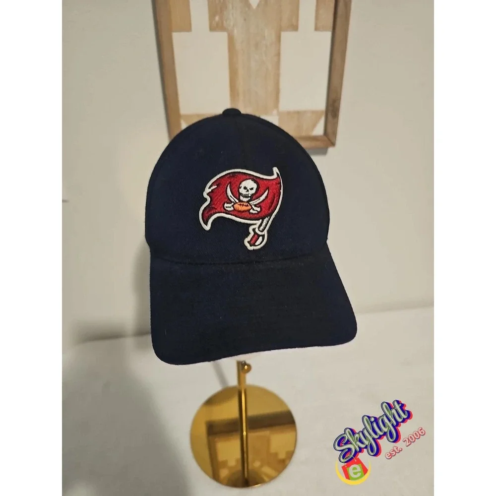 RARE Vintage TAMPA BAY BUCCANEERS Snapback Hat Cap 1990's / Sports Specialties